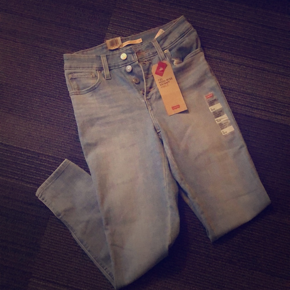 NWT Levi’s High Rise Skinny Ankle Jeans